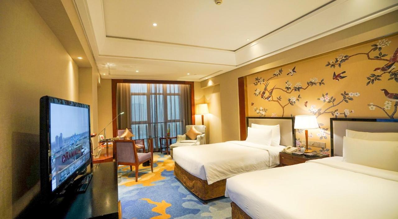 Hotel Wyndham Grand Plaza Royale Ningbo Esterno foto