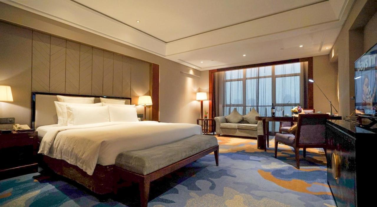 Hotel Wyndham Grand Plaza Royale Ningbo Esterno foto